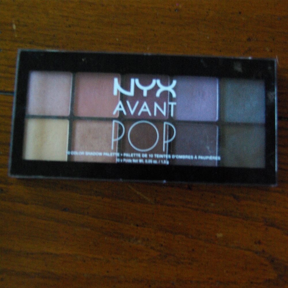 NYX Avant Pop Eyeshadow Palette